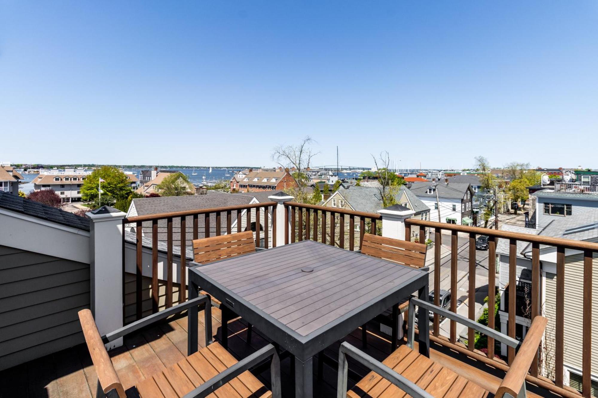 דירות The Newport Lofts - 548 Thames Street מראה חיצוני תמונה